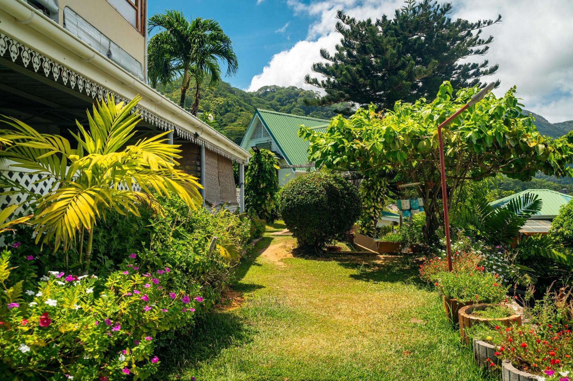 Lemongrass Lodge Beau Vallon (Mahe)