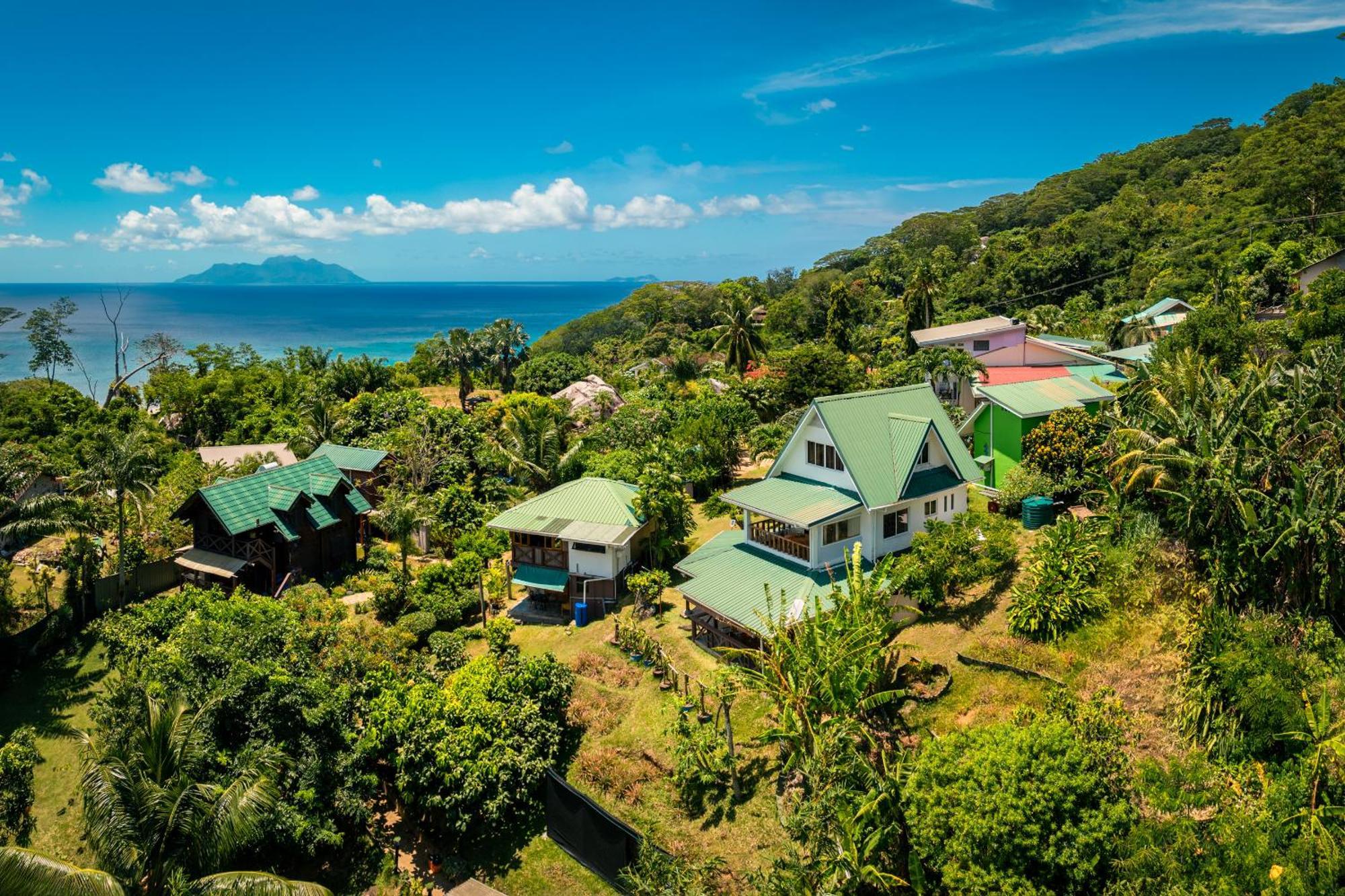 Lemongrass * Beau Vallon (Mahe)