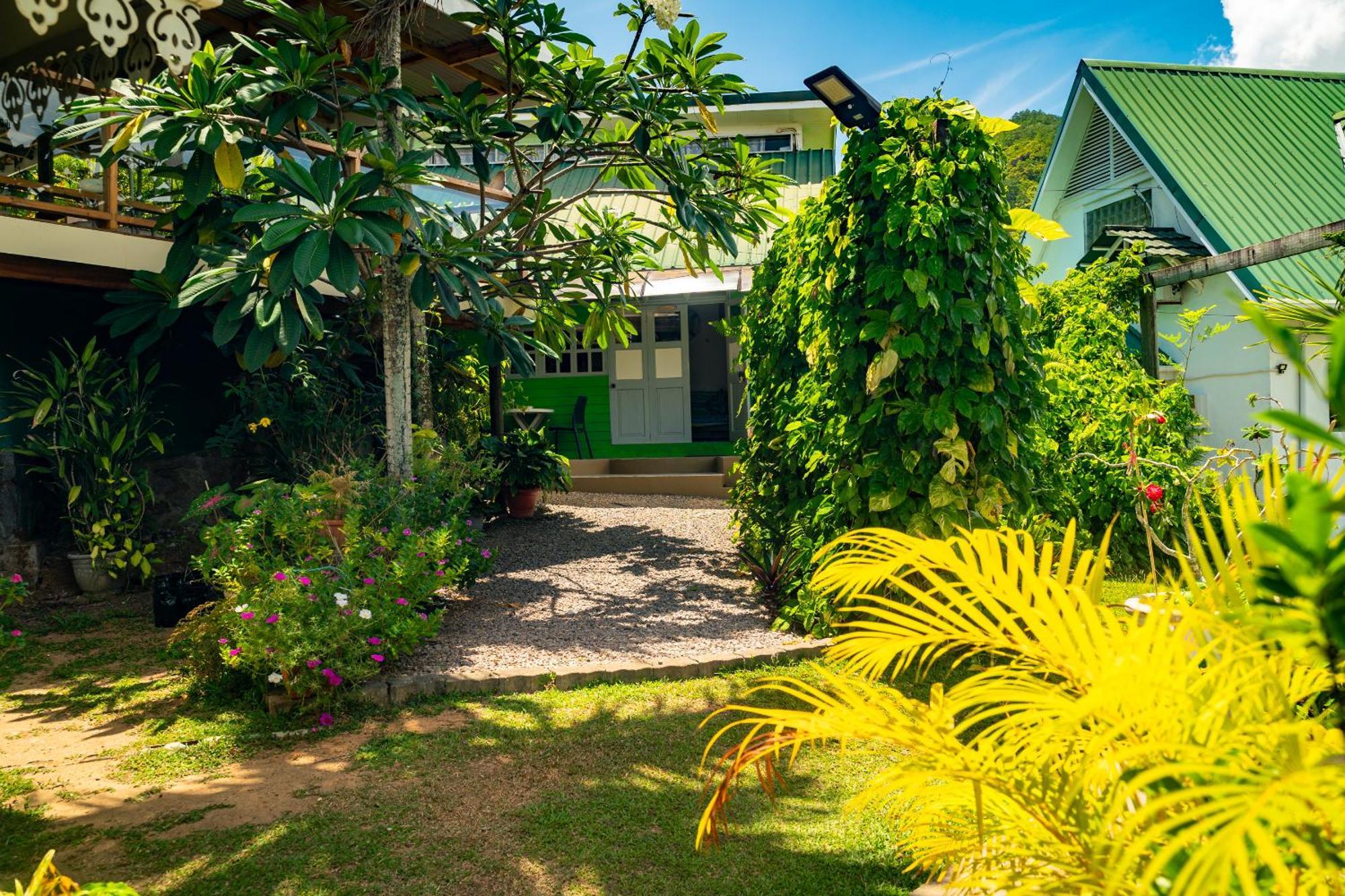 Lemongrass Lodge Beau Vallon (Mahe)