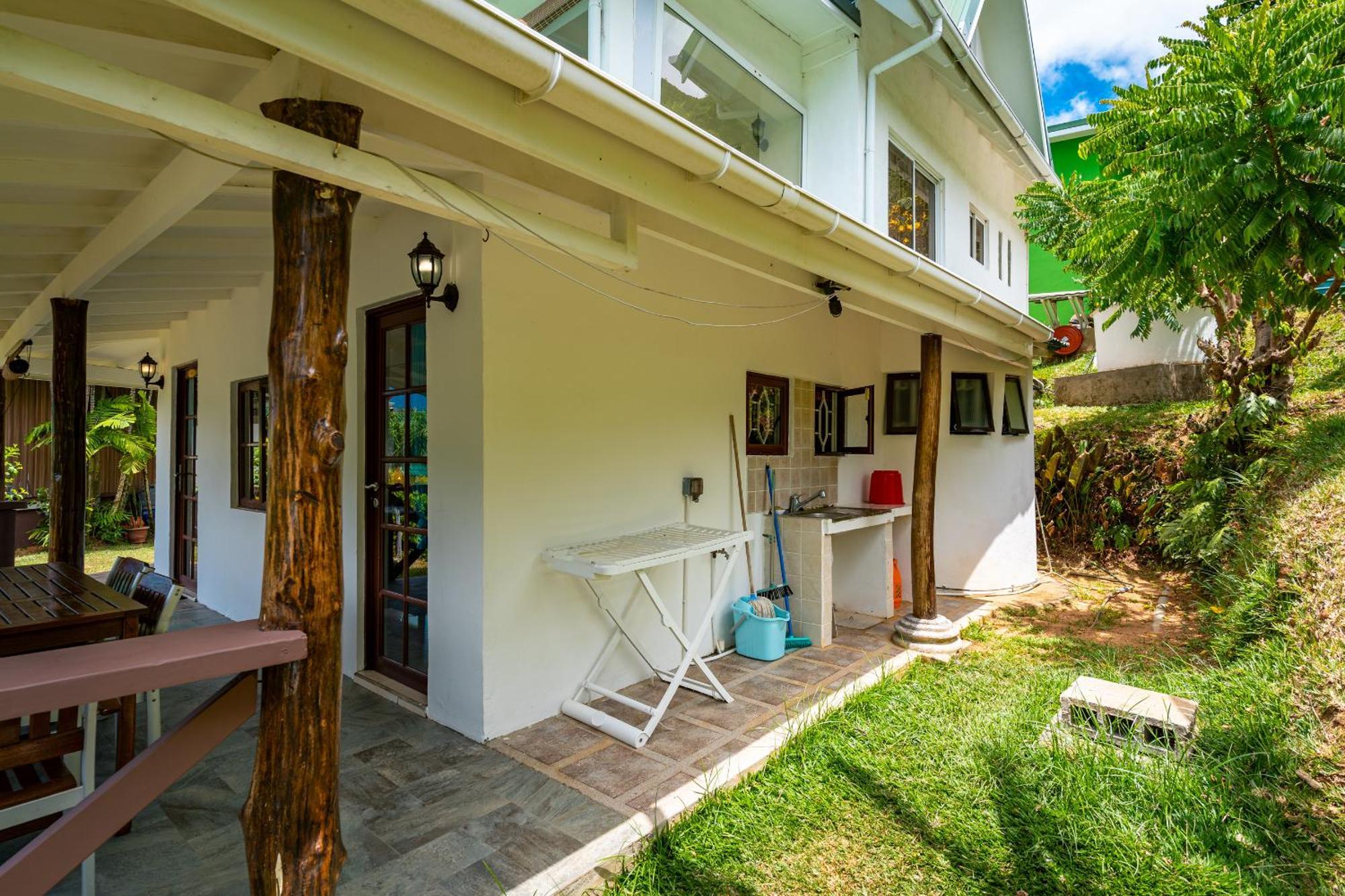 Lemongrass Lodge